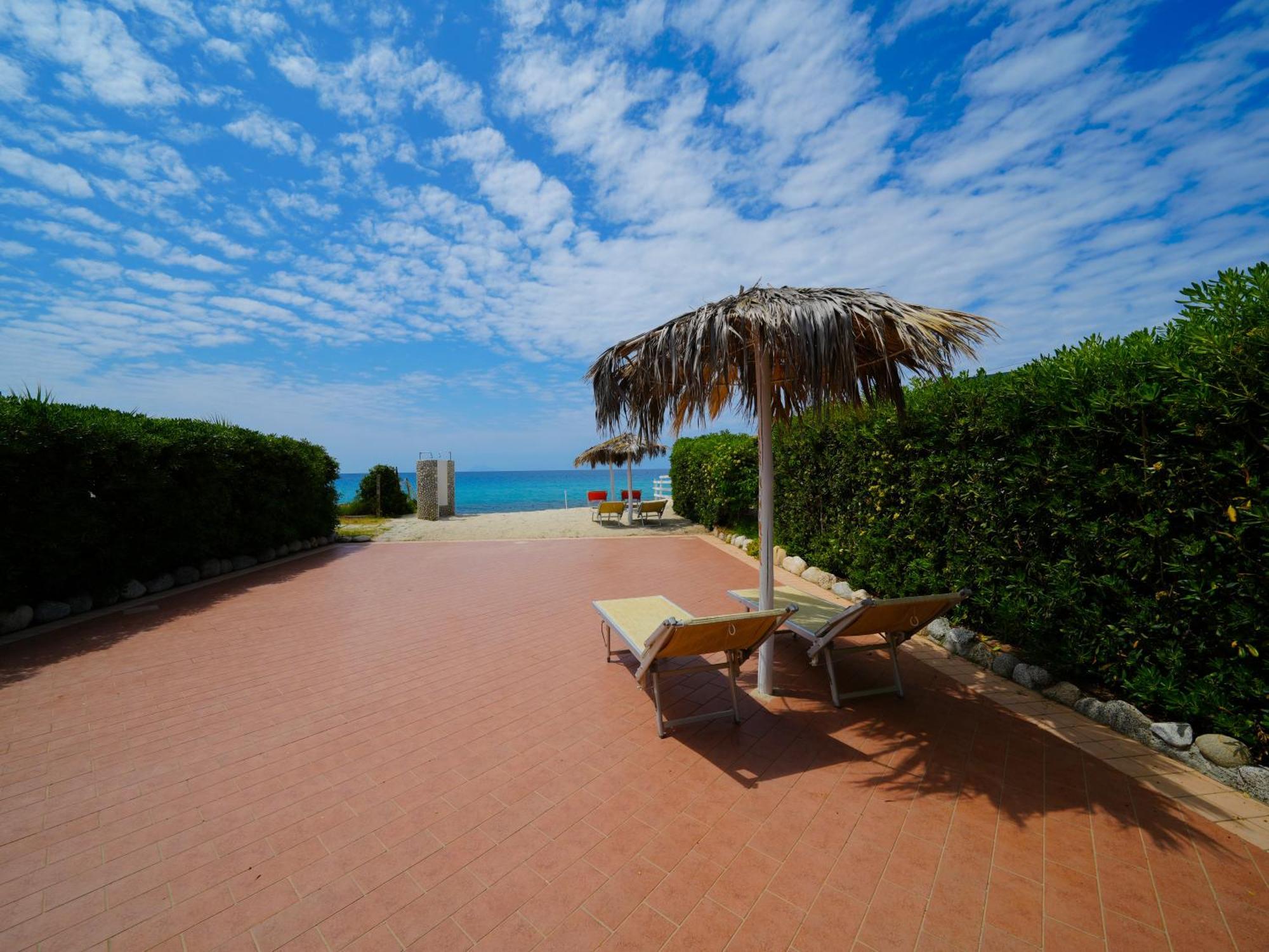 Marinella Beach Apartment Capo Vaticano Exterior photo
