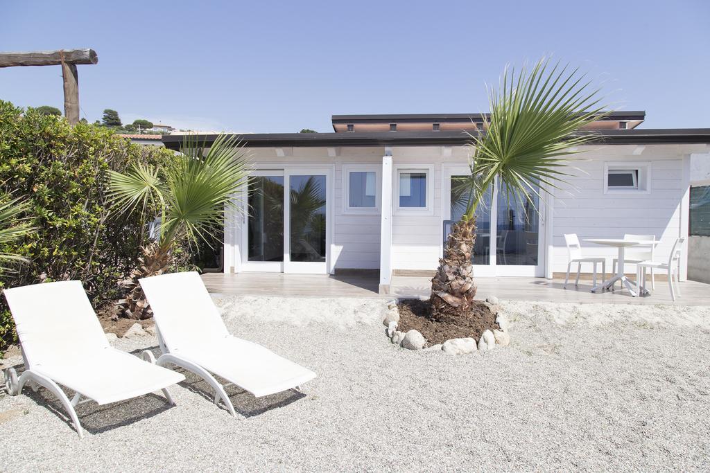 Marinella Beach Apartment Capo Vaticano Exterior photo
